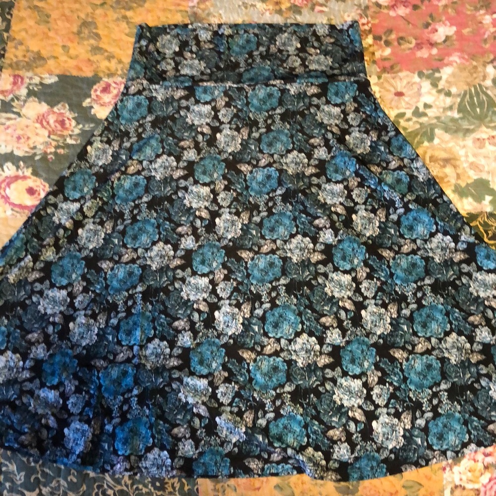 LuLaRoe Azure Skirt Small